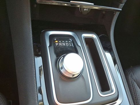 Certified 2023 Chrysler 300 Touring image 12