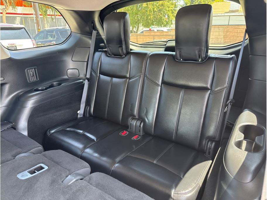 Used 2020 Nissan Pathfinder SL FWD image 21
