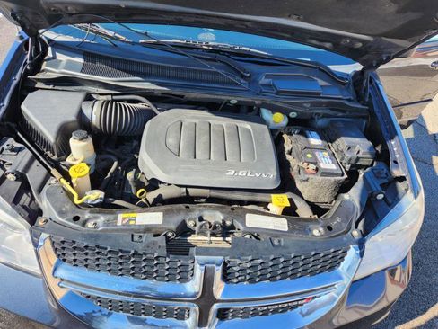 Used 2013 Dodge Grand Caravan SE image 23