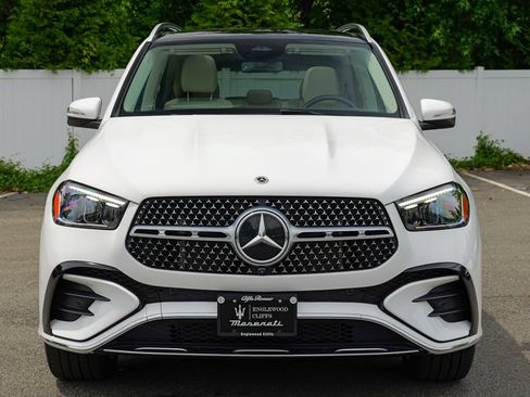 Used 2025 Mercedes-Benz GLE 450e 4MATIC image 2