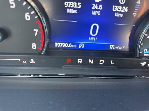 Used 2021 Ford Explorer XLT w/ Equipment Group 202A image 8