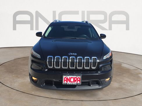 Used 2016 Jeep Cherokee Latitude w/ Safety/Convenience Group FWD image 5