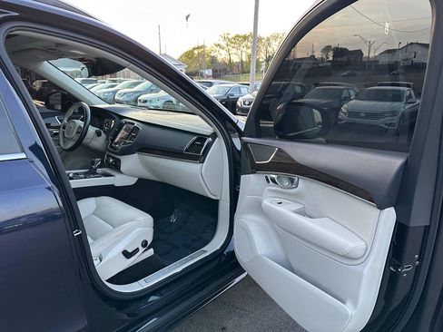 Used 2016 Volvo XC90 T6 Momentum w/ Protection Package Plus AWD/4WD image 21