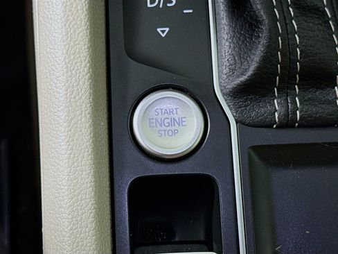 Used 2021 Volkswagen Atlas SEL FWD image 21