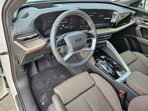 New 2025 Audi Q5 Premium Plus AWD/4WD image 9