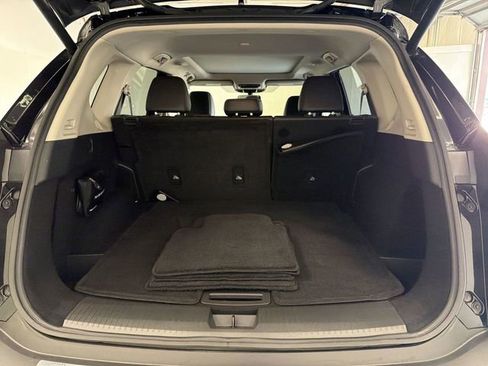 Used 2022 Nissan Rogue SV w/ SV Premium Package image 15