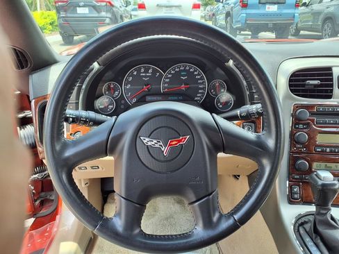 Used 2005 Chevrolet Corvette Convertible w/ Preferred Equipment Group RWD image 28