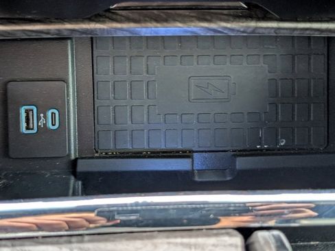 Used 2021 Ford Expedition Limited image 22