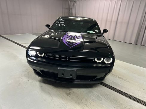 Used 2017 Dodge Challenger GT w/ Technology Group image 2