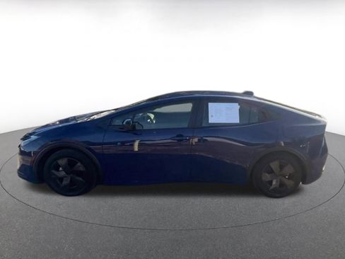 Used 2025 Toyota Prius LE image 9