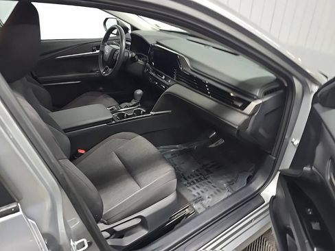 Used 2025 Toyota Camry LE w/ Convenience Package AWD/4WD image 15