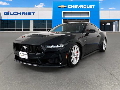 Used 2024 Ford Mustang GT Premium RWD image 3