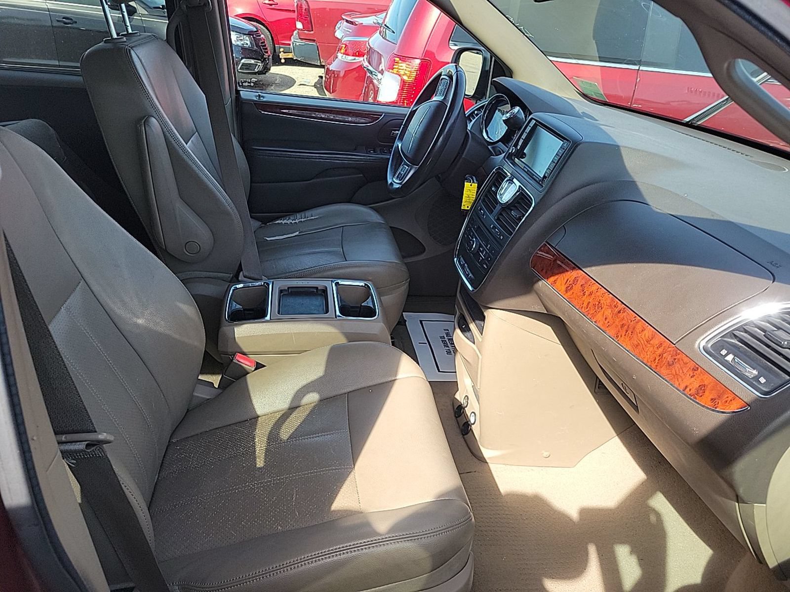 Used 2012 Chrysler Town & Country Touring w/ Entertainment Group #1 FWD image 13