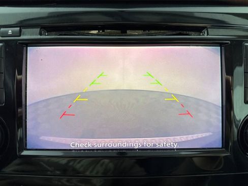 Used 2018 Nissan Rogue S image 15