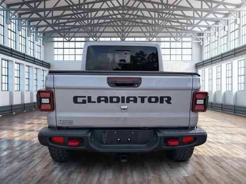 Used 2021 Jeep Gladiator Rubicon AWD/4WD image 5