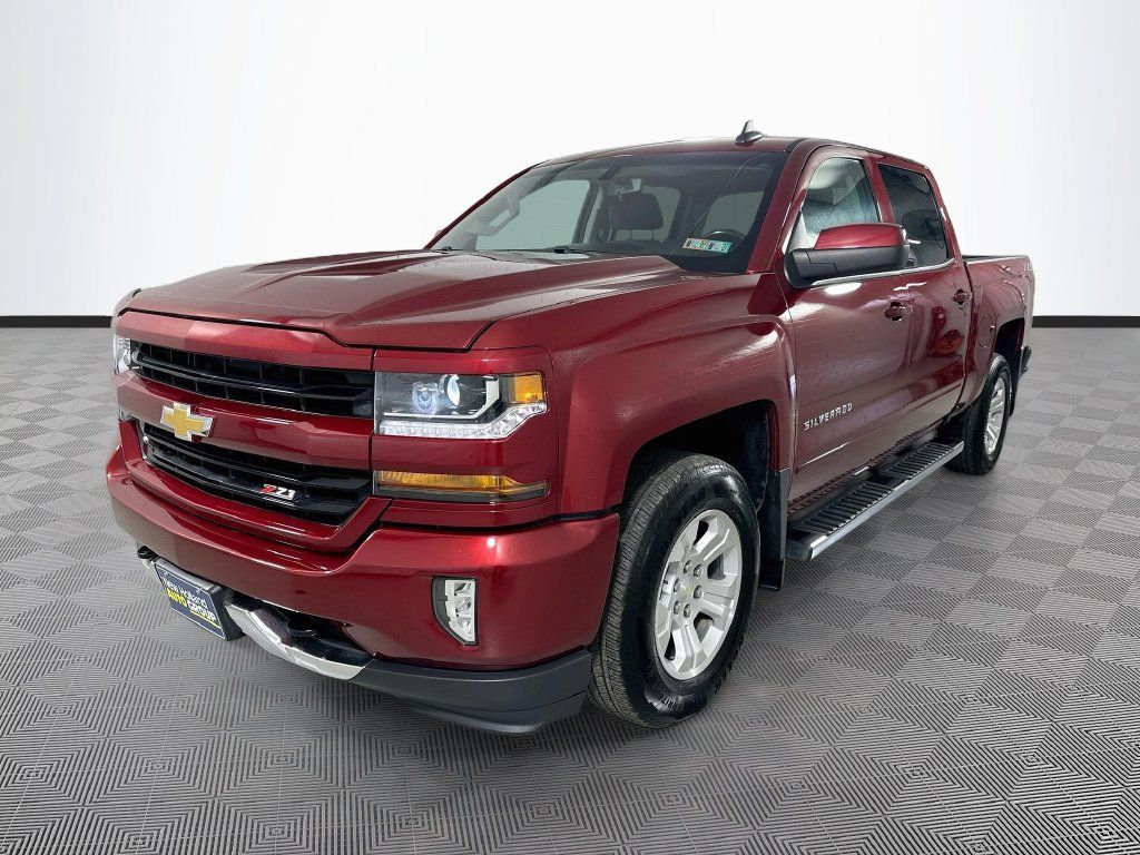 Used 2018 Chevrolet Silverado 1500 LT w/ All Star Edition AWD/4WD image 3