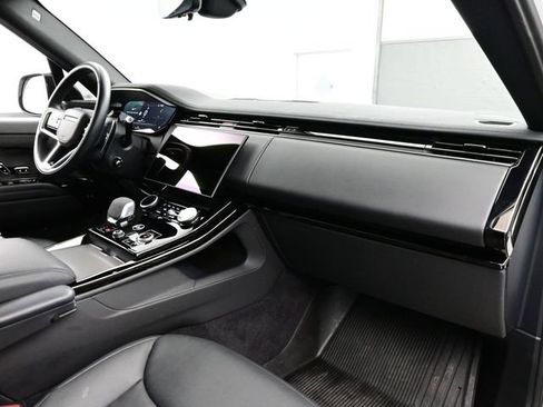 Used 2023 Land Rover Range Rover Sport SE image 16