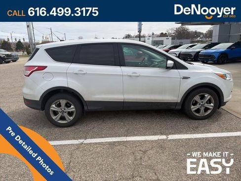 Used 2015 Ford Escape SE image 6