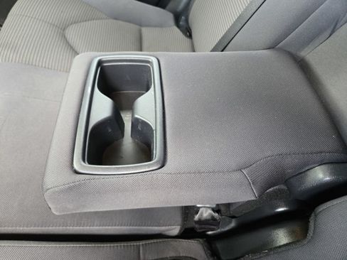 Used 2025 Toyota Highlander LE FWD image 30