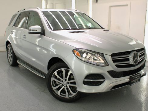 Used 2016 Mercedes-Benz GLE 350 w/ Premium Package image 29
