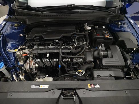 Used 2024 Hyundai Elantra Limited FWD image 3