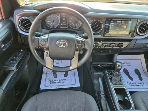 Used 2017 Toyota Tacoma 4x4 Double Cab image 13