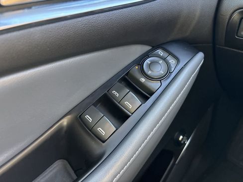 Used 2019 Buick Enclave Essence image 31