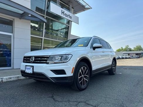 Used 2021 Volkswagen Tiguan SE w/ Panoramic Sunroof Package AWD/4WD image 2