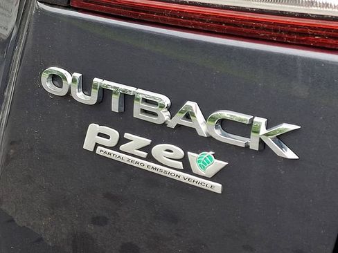 Used 2017 Subaru Outback 2.5i Premium AWD/4WD image 7