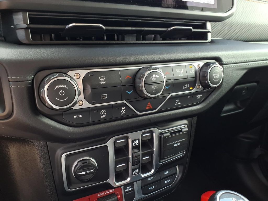 Used 2026 Jeep Gladiator Mojave AWD/4WD image 19