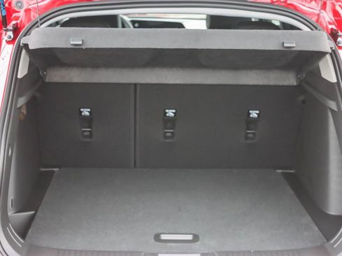 New 2026 Chevrolet Trax LT w/ Sunroof Package image 25