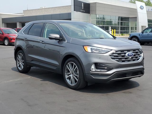 Used 2024 Ford Edge Titanium w/ Equipment Group 301A AWD/4WD image 2