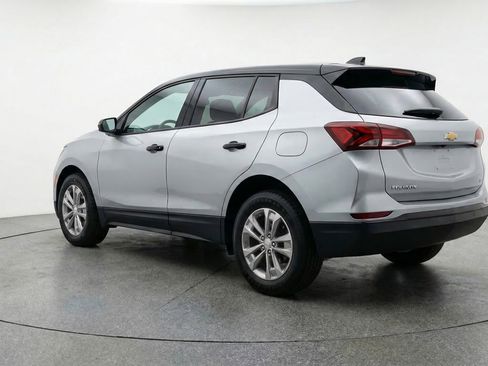Used 2025 Chevrolet Equinox LT FWD image 6