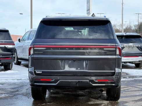 Used 2025 Lincoln Navigator Reserve image 50