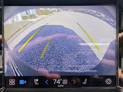 Certified 2023 Volvo XC40 B5 Plus w/ Driver Assist Package image 21