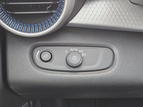 New 2026 Chevrolet Trax LS w/ LS Convenience Package image 21