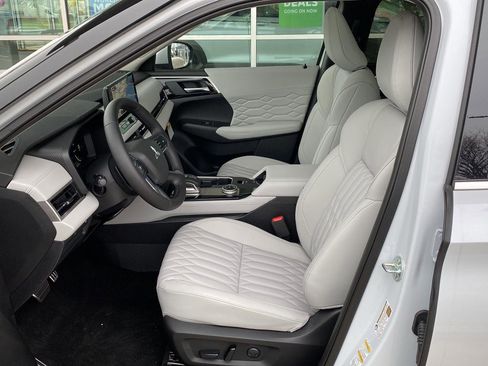 New 2026 Mitsubishi Outlander SEL image 14