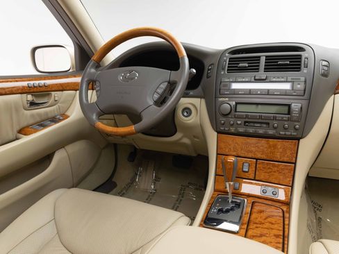 Used 2005 Lexus LS 430 RWD image 12
