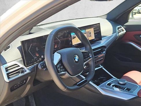 Used 2025 BMW 330i xDrive Sedan AWD/4WD image 10