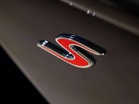 New 2026 Aston Martin DBX S image 11