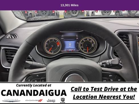 Used 2023 Jeep Cherokee Altitude Lux image 30