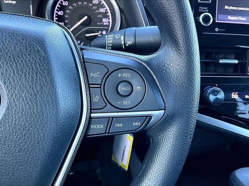 Certified 2022 Toyota Camry LE image 24