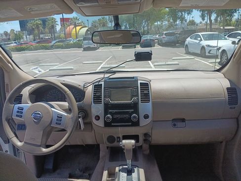 Used 2015 Nissan Frontier SV RWD image 18