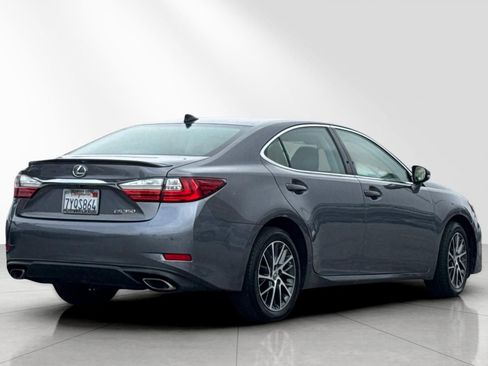Used 2017 Lexus ES 350 w/ Navigation System Package FWD image 4