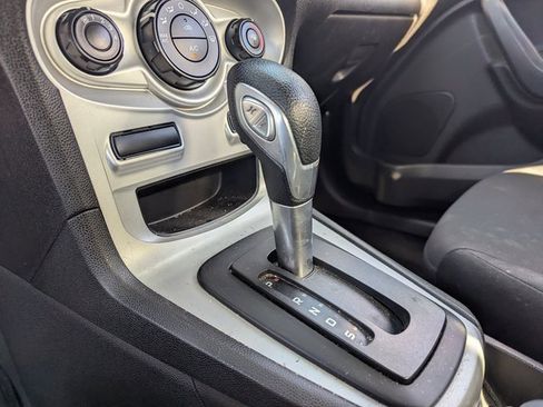 Used 2015 Ford Fiesta SE image 15