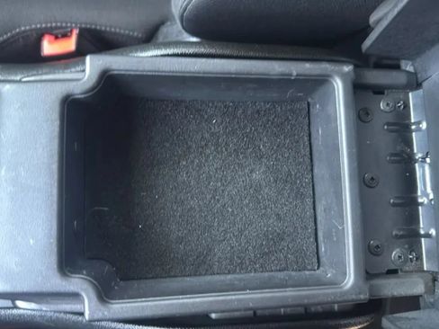 Used 2015 GMC Acadia SLE FWD image 15