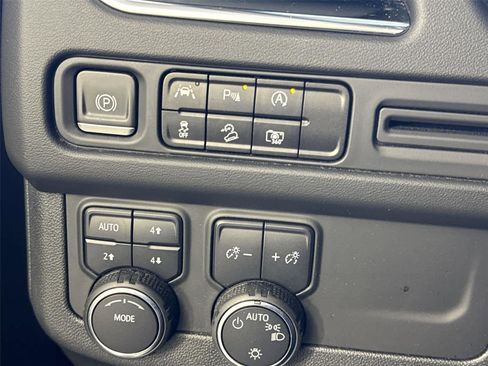 Used 2023 Chevrolet Tahoe Z71 w/ Luxury Package image 23