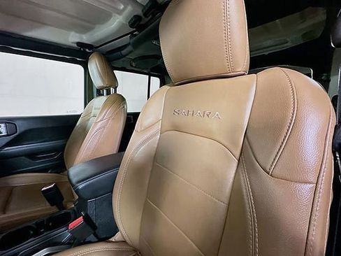 Used 2022 Jeep Wrangler Unlimited Sahara w/ Cold Weather Group image 29