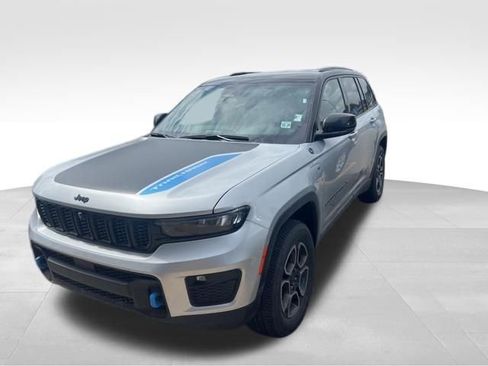 Used 2024 Jeep Grand Cherokee Trailhawk AWD/4WD image 1