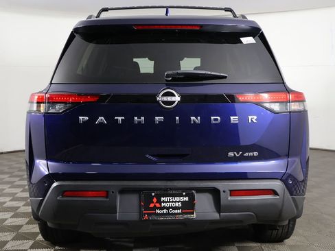 Used 2024 Nissan Pathfinder SV AWD/4WD image 12